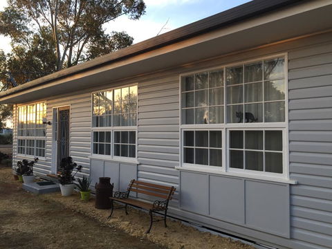 Black Cat Retreat Holiday Home - Holiday Byron Bay 1