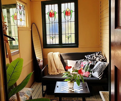 Blue Mountains Historic Retreat-Sleeps 5-WINTER SPECIAL! - Holiday Byron Bay 0