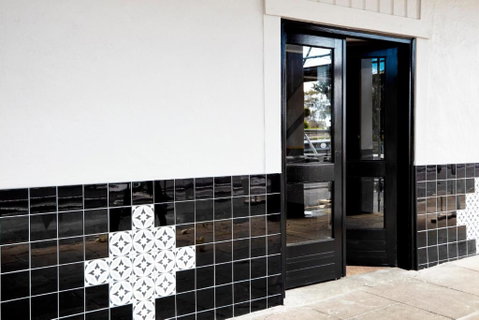 The Royal Hotel, Drouin - Holiday Byron Bay 3