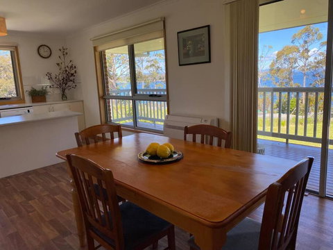 Three Island Escape - Dover - Holiday Byron Bay 1
