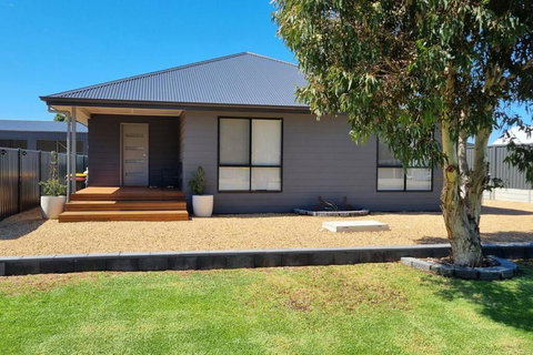 Wellington Marina70 - Holiday Byron Bay 1