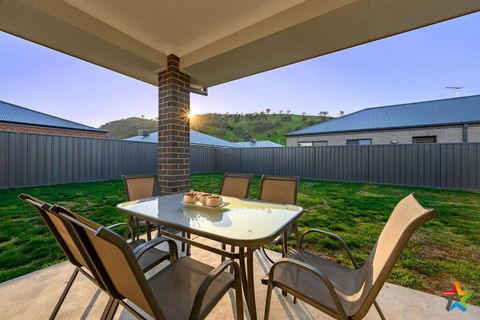 Wodonga Riverside Stay - Holiday Byron Bay 3