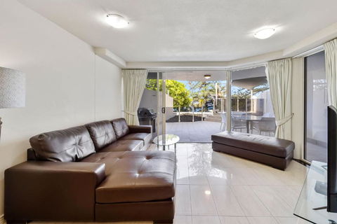 ZANZ205- Exclusive Outdoor Spa With Ocean Glimpses - Holiday Byron Bay 0