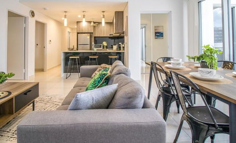 ZEN CENTRAL CBD - Affordable 3-Bdrm Apt In The Heart Of Darwin City - Holiday Byron Bay 2