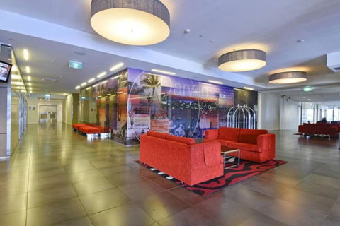ZEN CITY & SEA Executive 1-BR Suite In Darwin CBD - Holiday Byron Bay 2