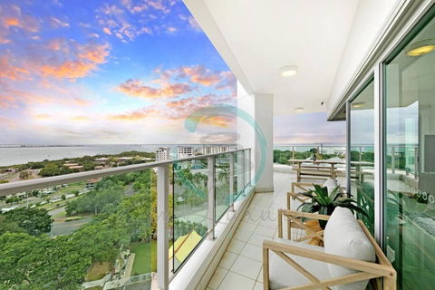 ZEN TOWERS: Cozy Executive 3-BR Family Apt In Darwin City - Holiday Byron Bay 0