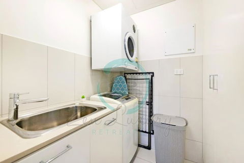 ZEN TOWERS: Cozy Executive 3-BR Family Apt In Darwin City - Holiday Byron Bay 1