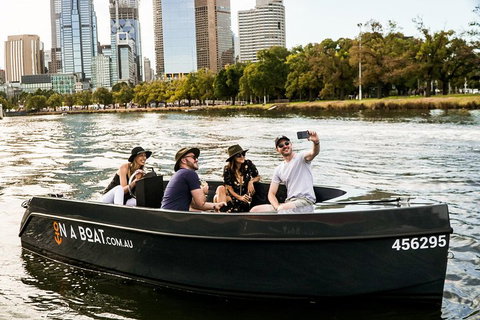 2-Hour Boat Rental In Melbourne - Holiday Byron Bay 1