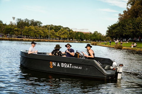 2-Hour Boat Rental In Melbourne - Holiday Byron Bay 2