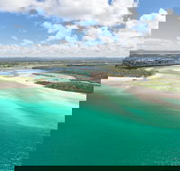 Deluxe Seaplane Tour Noosa to Glasshouse Adventure for 2 with Photobook - Holiday Byron Bay