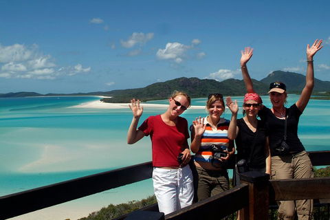 Whitehaven Beach Sailing And Snorkeling Cruise - Holiday Byron Bay 4