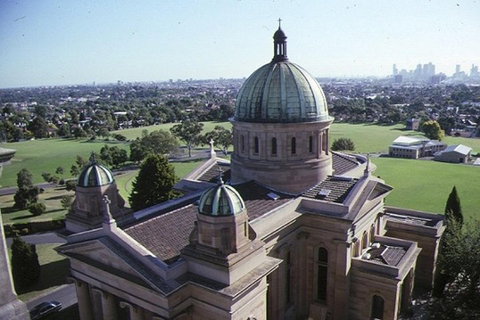 Melbourne City Tour: Lifestyle Of The Rich And Famous - Holiday Byron Bay 4