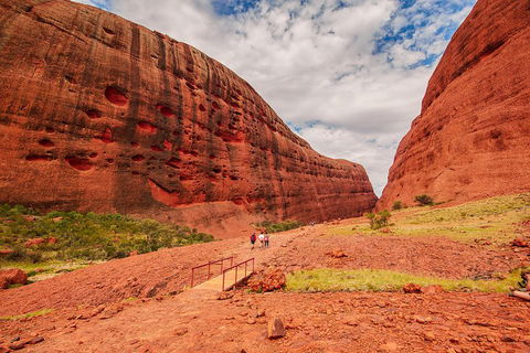 Kata Tjuta Sunrise And Valley Of The Winds Half-Day Trip - Holiday Byron Bay 3