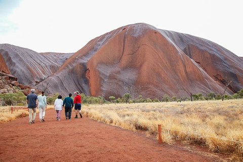 Ayers Rock Combo: Uluru Base And Sunset Plus Uluru Sunrise And Kata Tjuta With An Optional BBQ Dinner Or Kings Canyon Day Trip - Holiday Byron Bay 3
