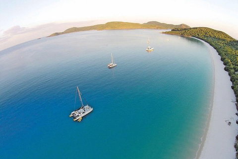 Sail, Snorkel, SUP & Kayak Charter Whitsundays - Holiday Byron Bay 5