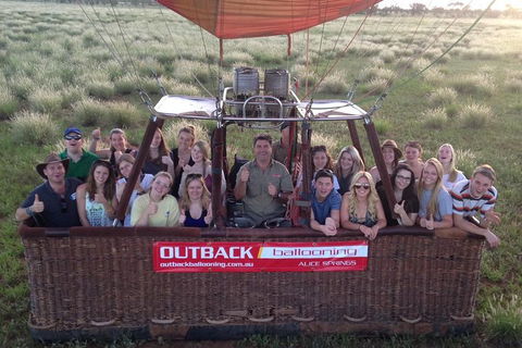 Early Morning Ballooning In Alice Springs - Holiday Byron Bay 3