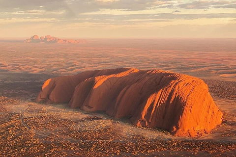 Helicopter Scenic: Extended Uluru & Kata Tjuta - Holiday Byron Bay 1