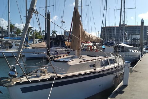 Townsville Small Group Sunset Sail Sailing Cruise Boat Tour Charter Hire - Holiday Byron Bay 1
