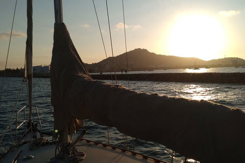 Townsville Small Group Sunset Sail Sailing Cruise Boat Tour Charter Hire - Holiday Byron Bay 2
