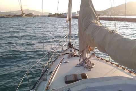 Townsville Small Group Sunset Sail Sailing Cruise Boat Tour Charter Hire - Holiday Byron Bay 4