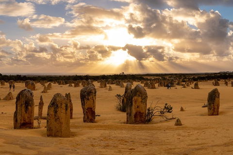 Half Day Pinnacles Sunset Tour - Holiday Byron Bay 0