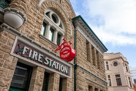 Perth Scavenger Hunt: Perched On A Swan - Holiday Byron Bay 5