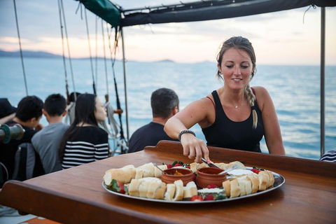 Fly & Sail Package (With Providence) - Holiday Byron Bay 0