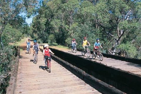 Perth Hills - Wildlife, Art & Gastronomy - Holiday Byron Bay 2