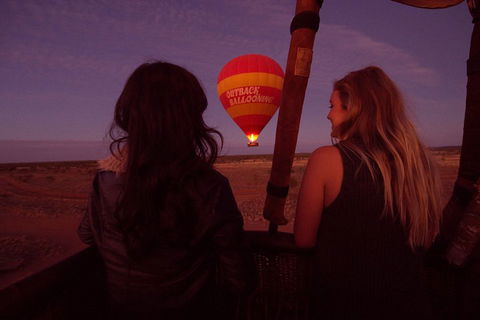 Early Morning Ballooning In Alice Springs - Holiday Byron Bay 1