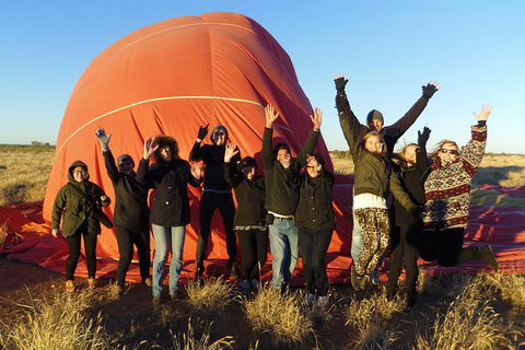 Early Morning Ballooning In Alice Springs - Holiday Byron Bay 5