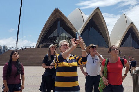 Sidney Sights And Sounds Walking Tour - Holiday Byron Bay 4